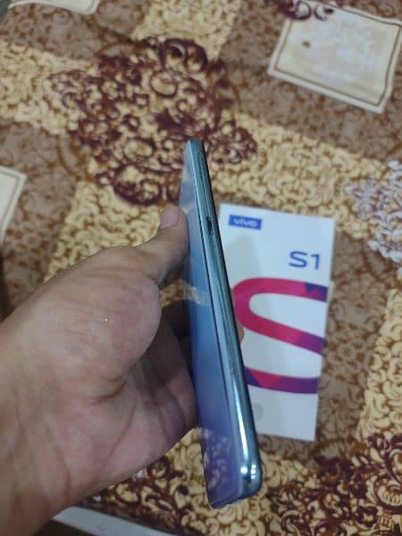 Vivo S1 4/128 Original with box 5