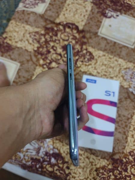 Vivo S1 4/128 Original with box 7