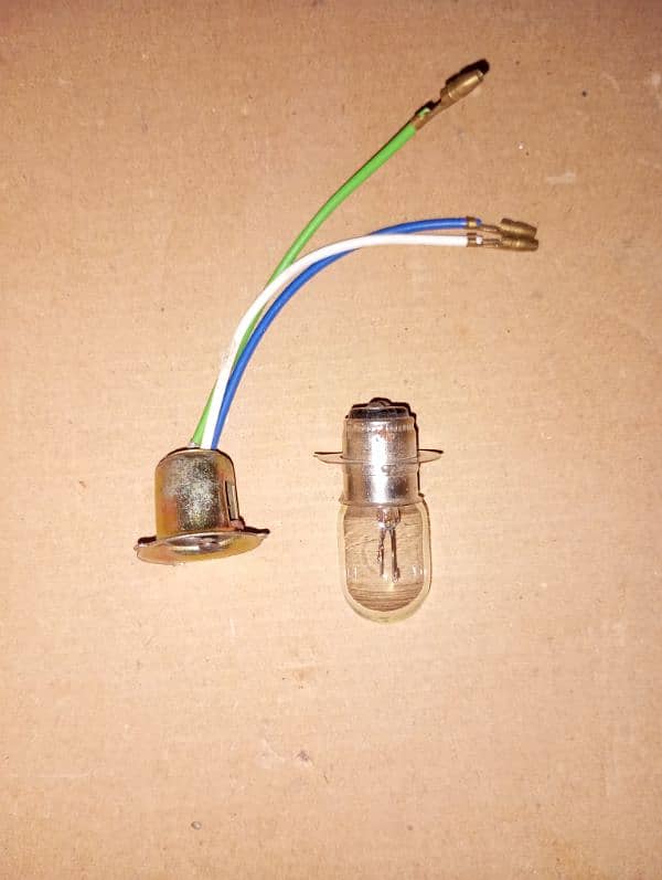 HEADLIGHT Bulb and holder 0