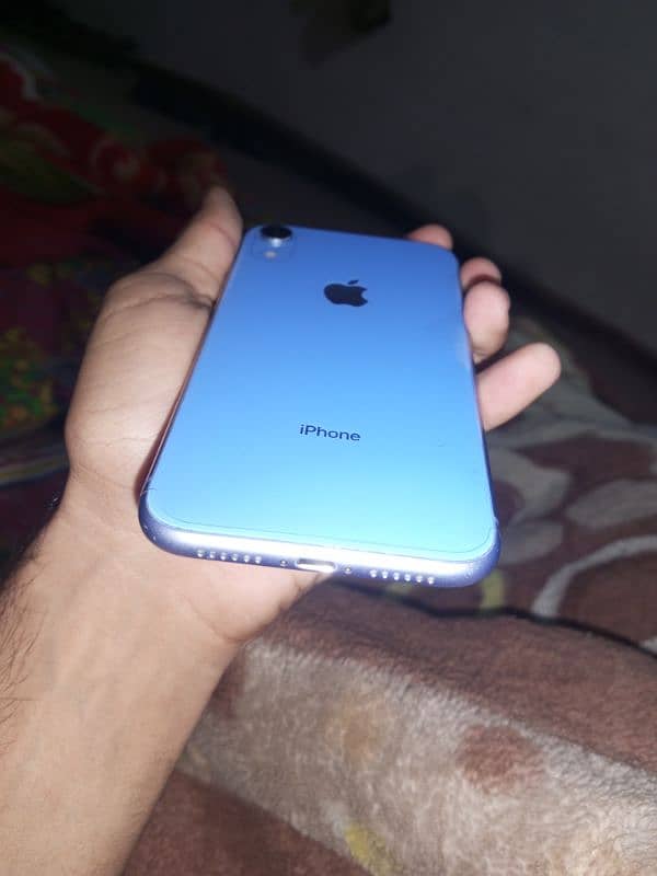 i phone XR 2