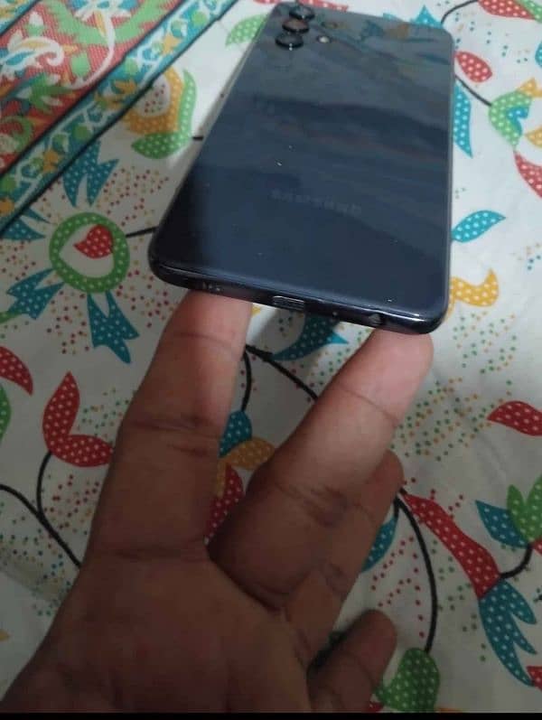 Samsung A32 condition 10/10 4