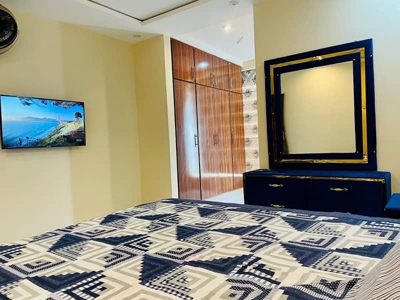 One bedroom VIP apartment for rent short time(2to3hrs) in bahria town 2