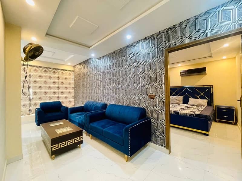 One bedroom VIP apartment for rent short time(2to3hrs) in bahria town 5