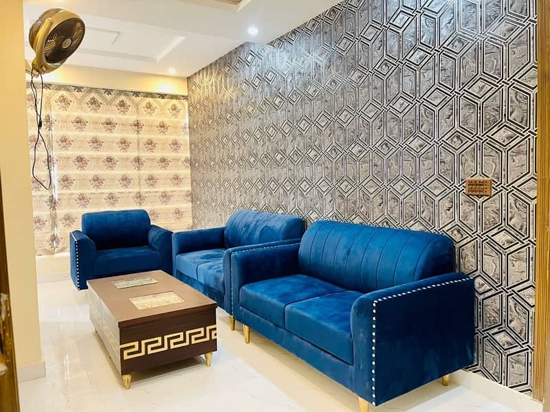 One bedroom VIP apartment for rent short time(2to3hrs) in bahria town 8