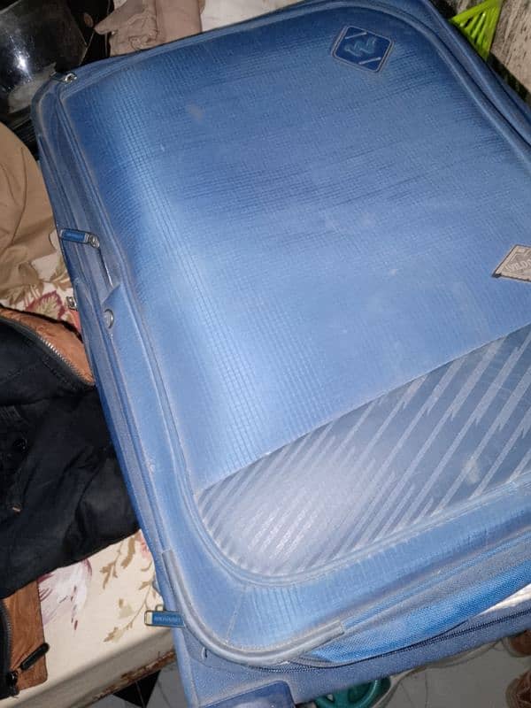 luggage bags in neat condition 4