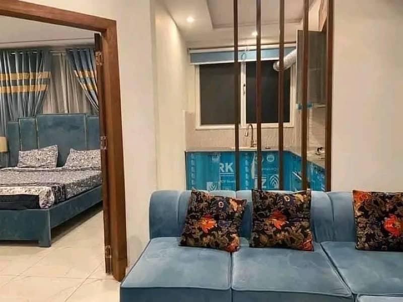 One bedroom VIP apartment for rent short time(2to3hrs) in bahria town 11