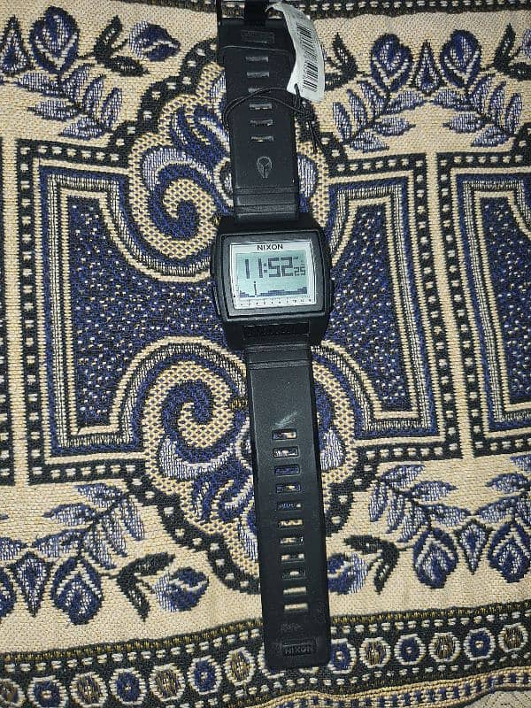 NIXON DIGITAL WATCH 3