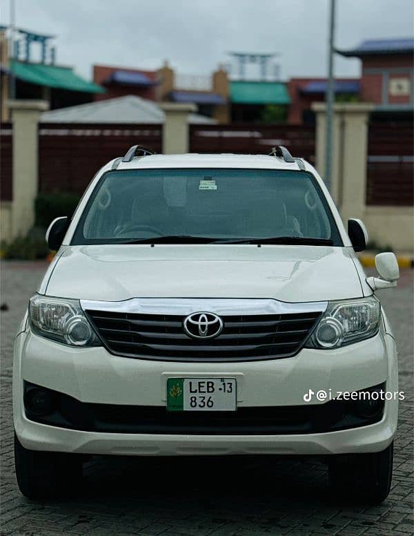 Toyota Fortuner 2013 0