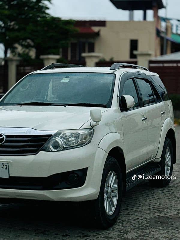 Toyota Fortuner 2013 3