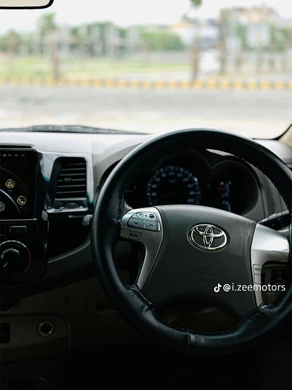 Toyota Fortuner 2013 6