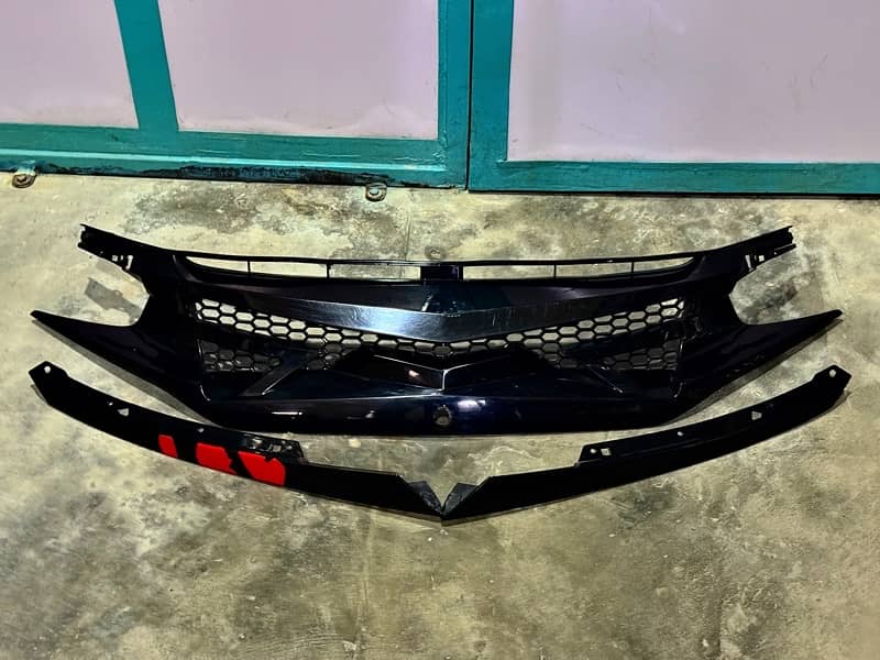 HONDA CIVIC X PIANO BLACK GRILL 1