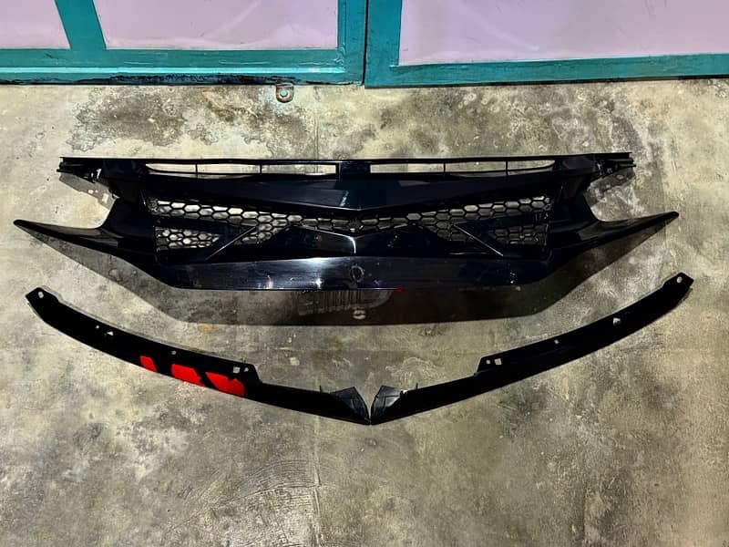 HONDA CIVIC X PIANO BLACK GRILL 2