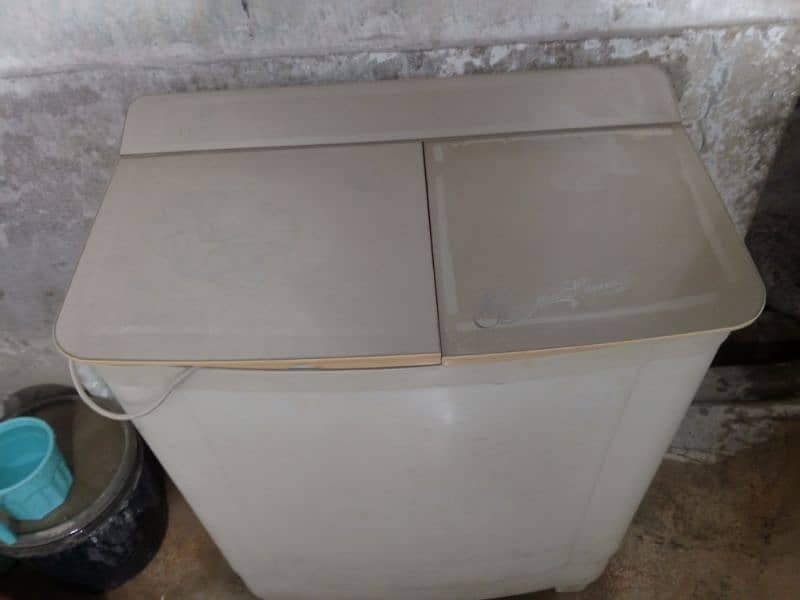 Toyo Semi Auto Washing Machine 10/10 Condition Black Beauty For Sale 2