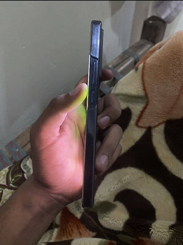 infinix note 40 lush condition 10/10 with box and original charger 1