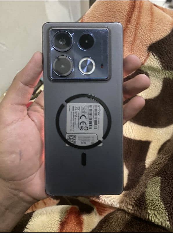 infinix note 40 lush condition 10/10 with box and original charger 2