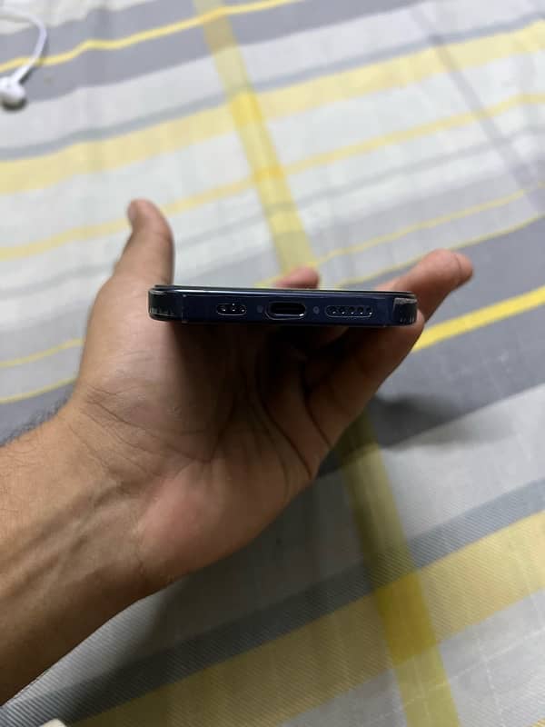 Iphone 15 Pro 256 GB factory unlocked 6