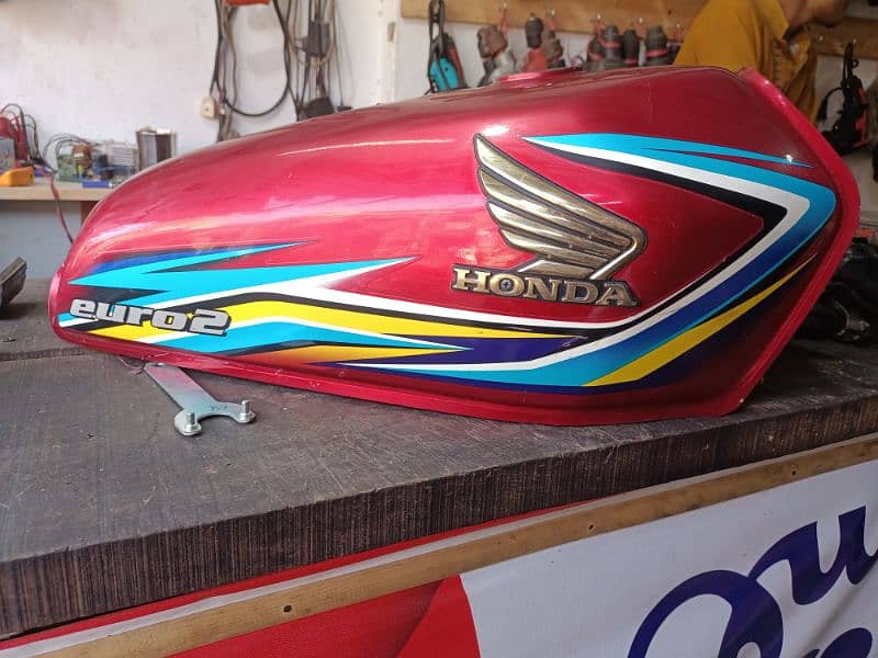 Original Honda 125 Tanki tappe 0