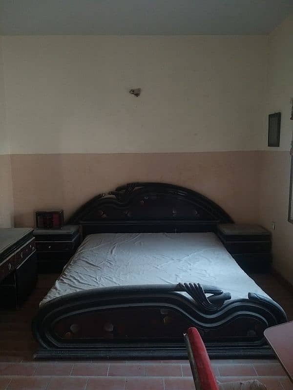 Double Bed (King size) 0