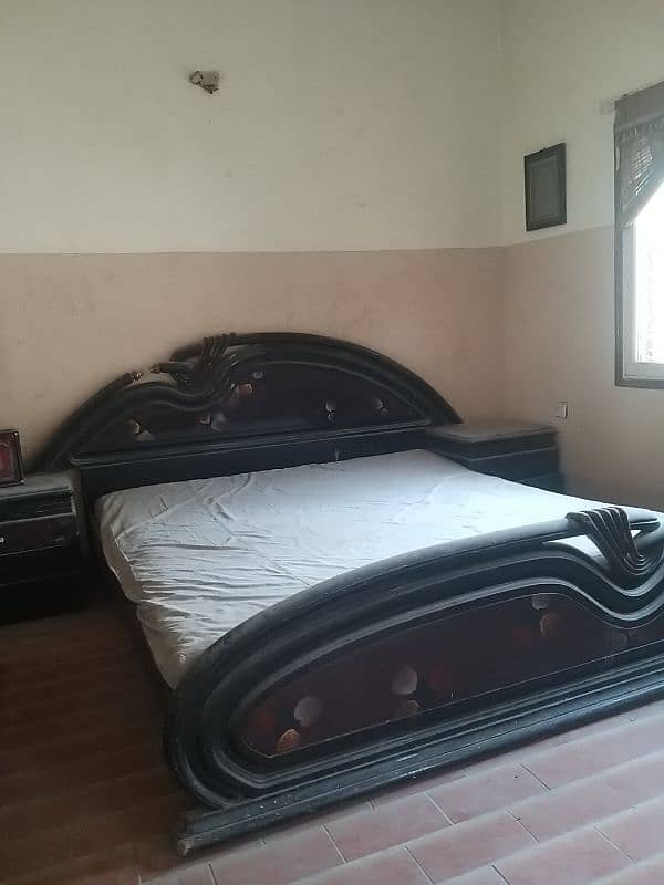 Double Bed (King size) 1