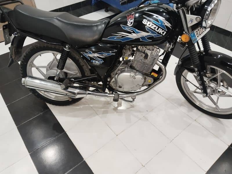 Suzuki Gs150 SE 2022 model Islamabad number 8