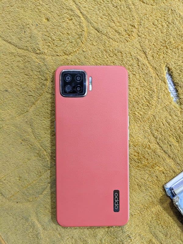 OPPO f17 in EXCELLENT CONDITION 10/10 EVERYTHING OK WITH CHARGER 0