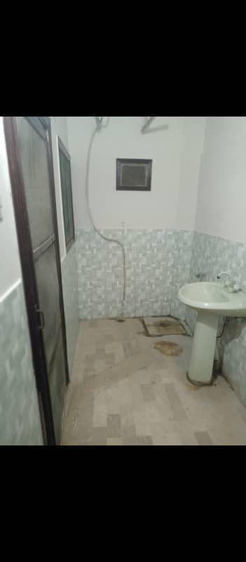 2 bed dd portion available for rent in north Karachi 10