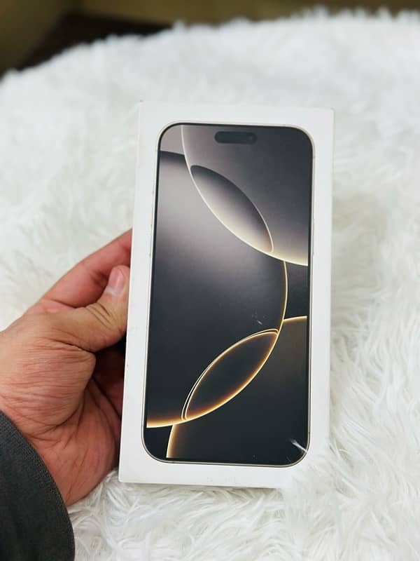 iPhone 16 Pro Max 256gb Natural Titanium 2