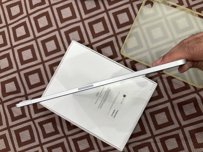 iPad Pro 12.9” M1 5th Gen Wi-Fi 256GB 6