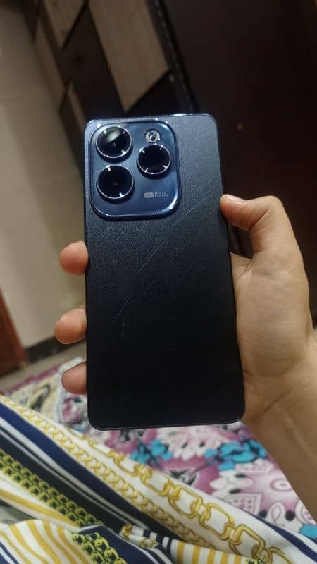 infinix hot 40 pro 1