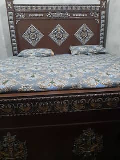 large size wooden bed without matress