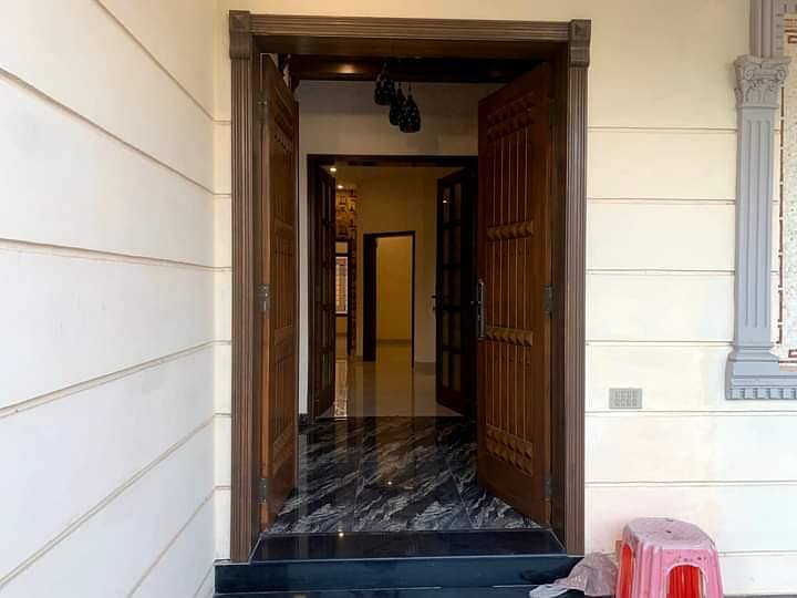 10 Marla Brand New First Entry House Available For Rent In Iqbal Block Bahria Town Lahore 1