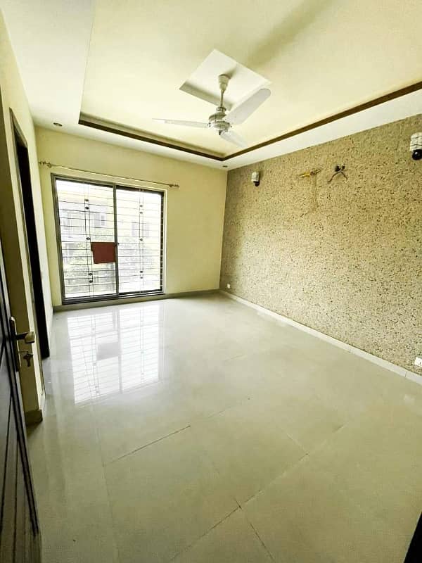 10 Marla Like Brand New Luxury Used House For Sale In Bahria Town Lahore 20