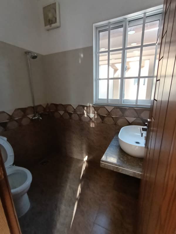 10 Marla Luxury Non Furnished House Available For Rent In Bahria Town Lahore 16