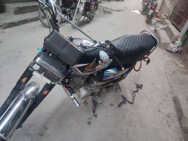 Honda 125 2022 modal 6