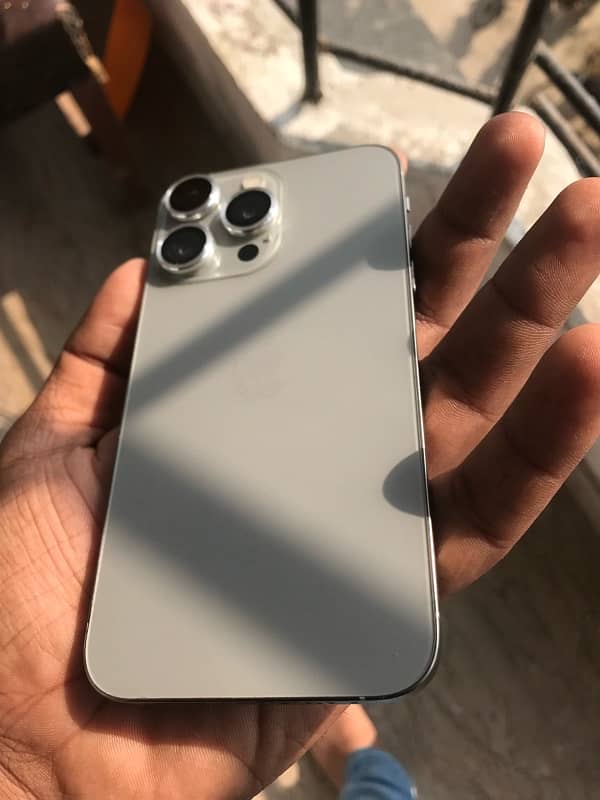 iPhone XR convert 15 pro 128gb abttery health 76% 1