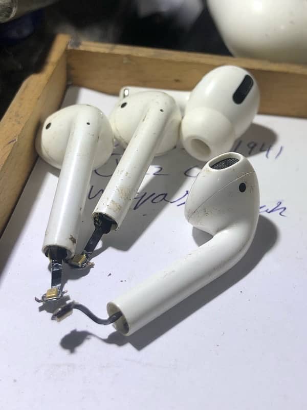 Apple All Type of Airpods Repairing 8