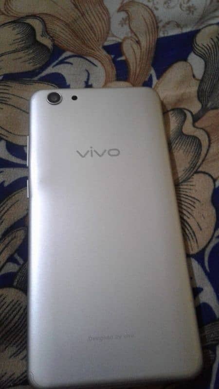 vivo y71 6/128 PTA approved all ok sell and exchange whtsp 03262576979 4