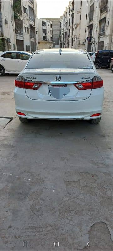 Honda Grace Hybrid 2015 3