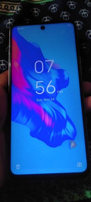 Tecno Spark Camon 18. T 2