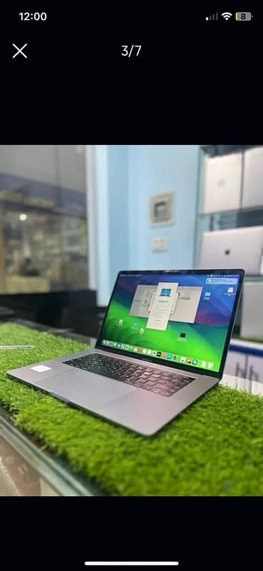 Apple MacBook Pro 2019  16 inch  Core i7  32 GB RAM  512 GB SSD 5