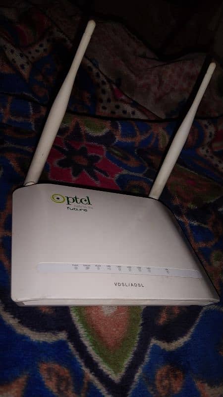 Selling Used like new PTCL D-Link Router Model no# DSL-G225 1