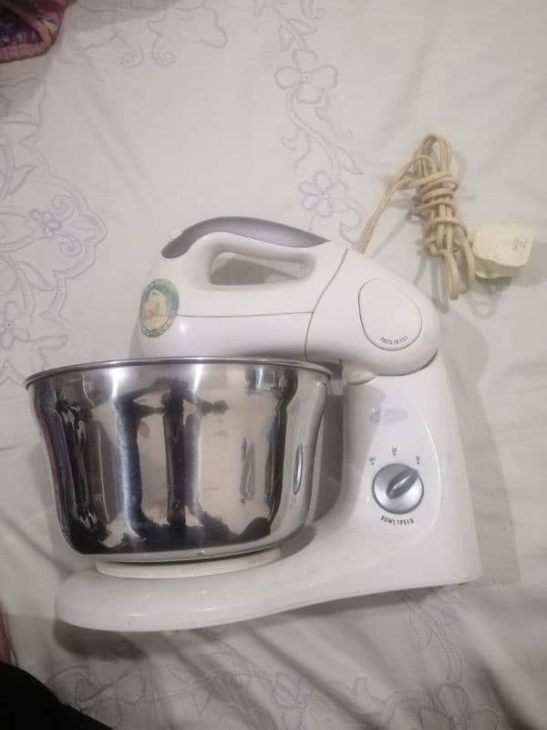 Breville Twin Motor Compact Mixer, Hand Mixer 4