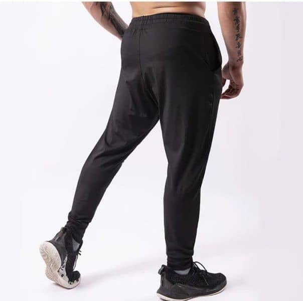 Mens t-shirt trouser black 1