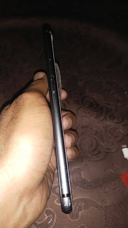 iphone 8 plus battery chip kharab ha or front camera khrab ha 2