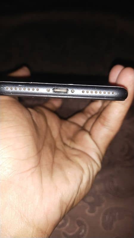 iphone 8 plus battery chip kharab ha or front camera khrab ha 3