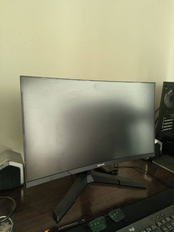 Redragon PEARL 24" Curve Gaming Monitor 1