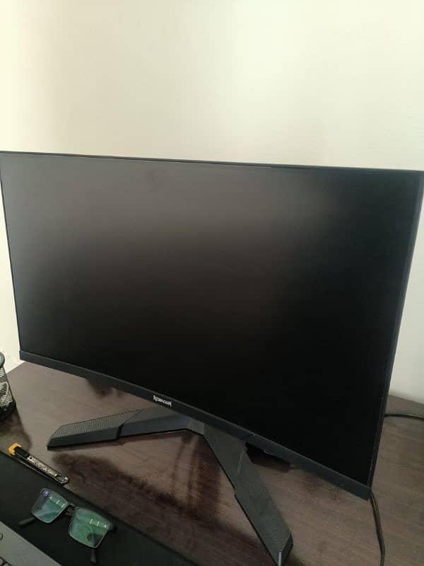 Redragon PEARL 24" Curve Gaming Monitor 2