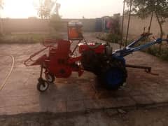 Corn harvester single row self propelled