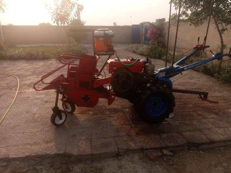 Corn harvester single row self propelled 0