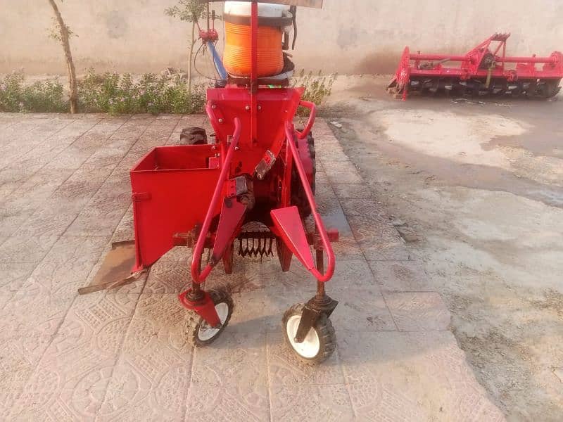 Corn harvester single row self propelled 2